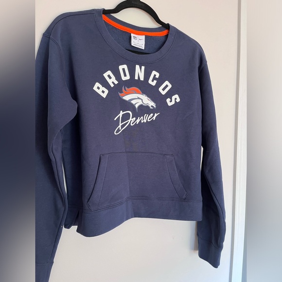 DENVER BRONCOS NIKE NWT NFL Crewneck Sweatshirt. Football Pullover. Women’s Sz M - Picture 2 of 10
